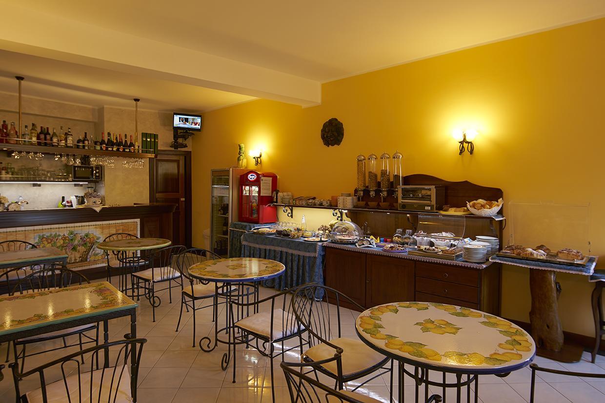 Hotel A Pinnata Lipari  Buitenkant foto