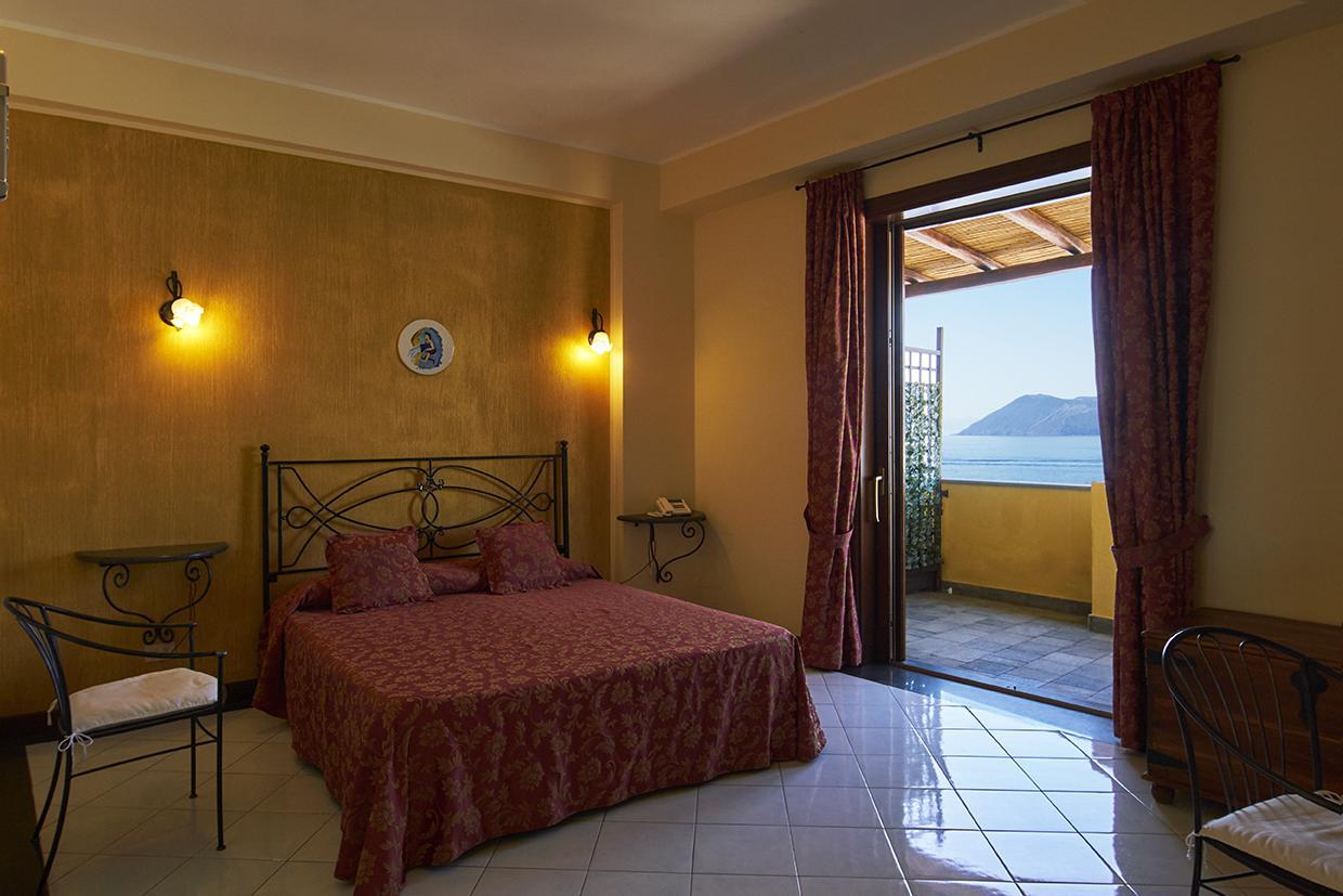 Hotel A Pinnata Lipari  Buitenkant foto